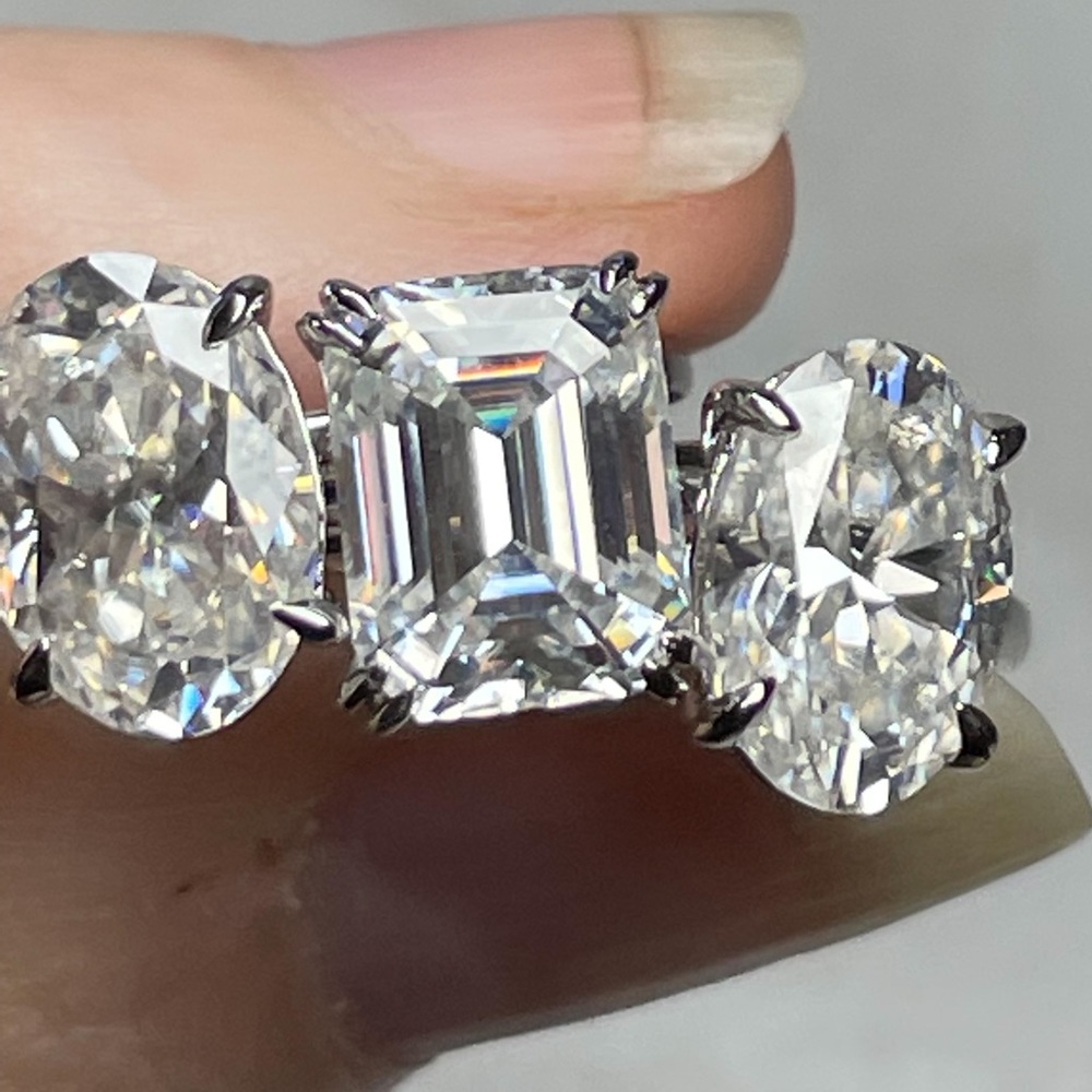 2.5ct Oval Moissanite Ring - Picture 13 of 17